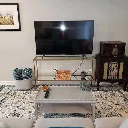 Newly Remodeled 2Br 2Ba Home - Close To Barrington